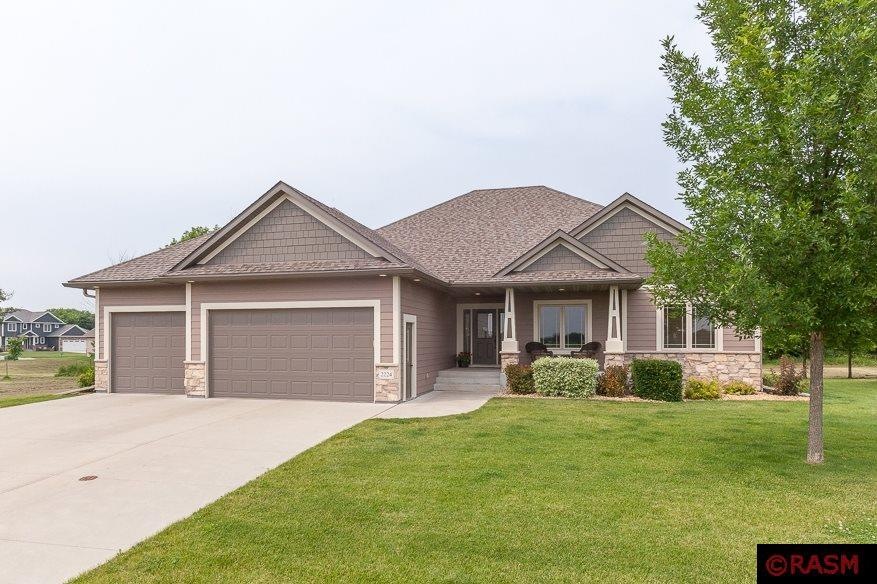 2224 Coventry Ln, North Mankato, MN 56003 - photo 1