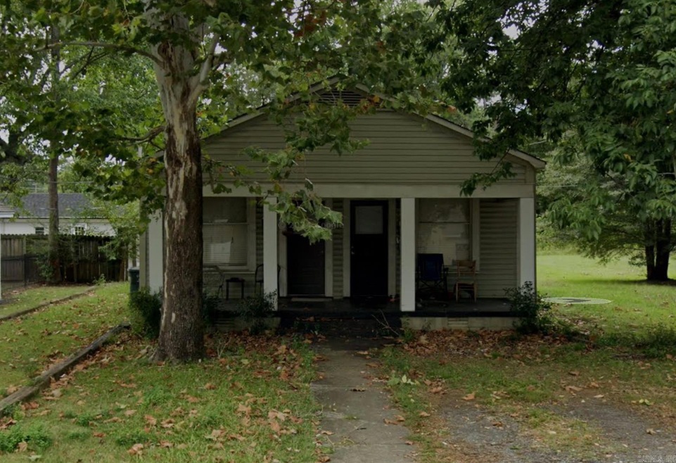1009 Watkins St, Conway, AR 72034 - photo 1