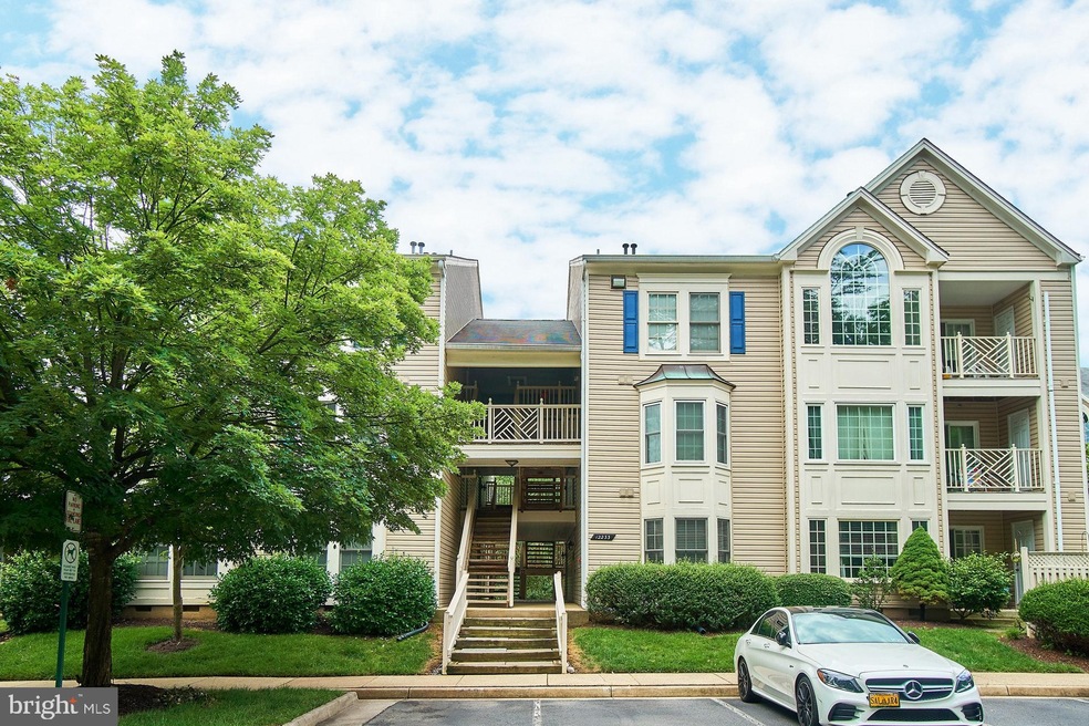 12233 Fairfield House Dr unit 201B, Fairfax, VA 22033 - photo 1