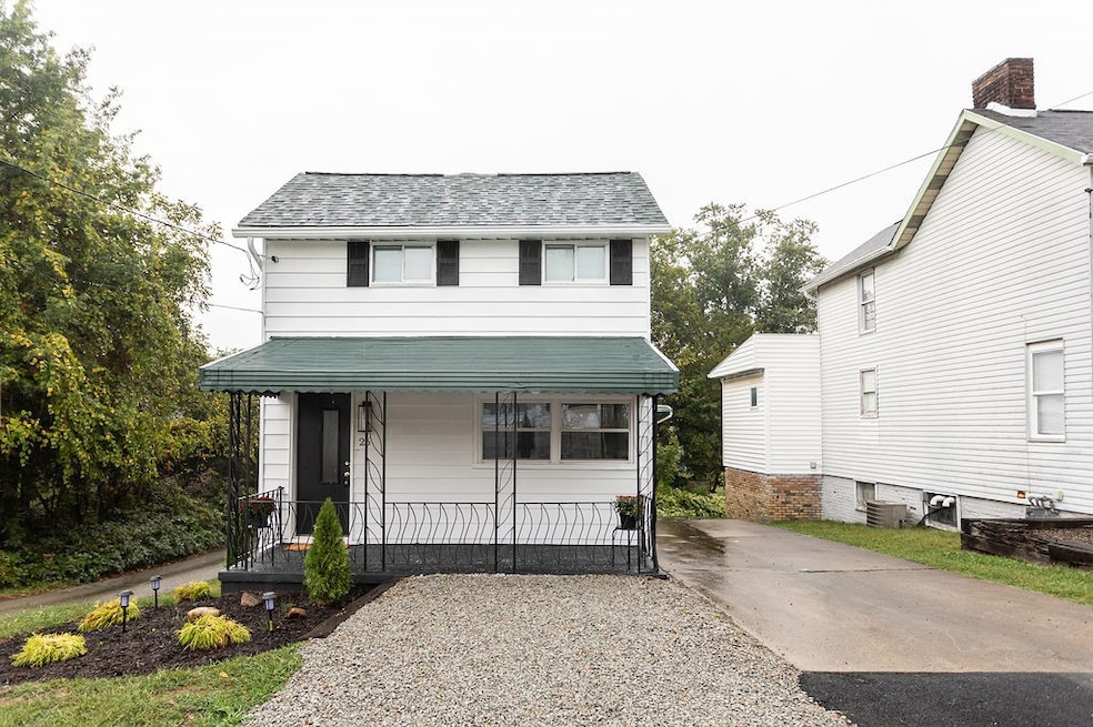 26 Sycamore St, Uniontown, PA 15401 - photo 1