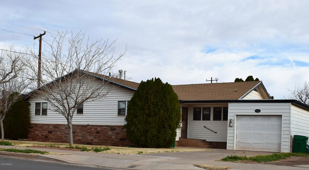 216 E Aspinwall St, Winslow, AZ 86047 - photo 1