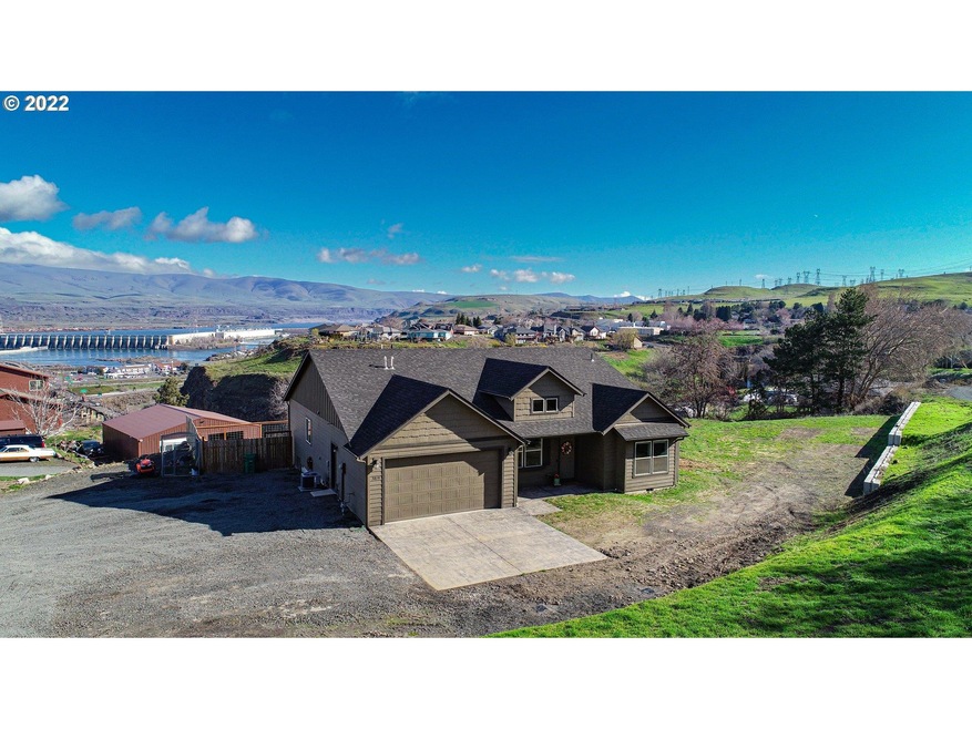3019 Fremont St, the Dalles, OR 97058 - photo 1