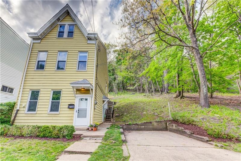 Adorable country house in the city - ready to call