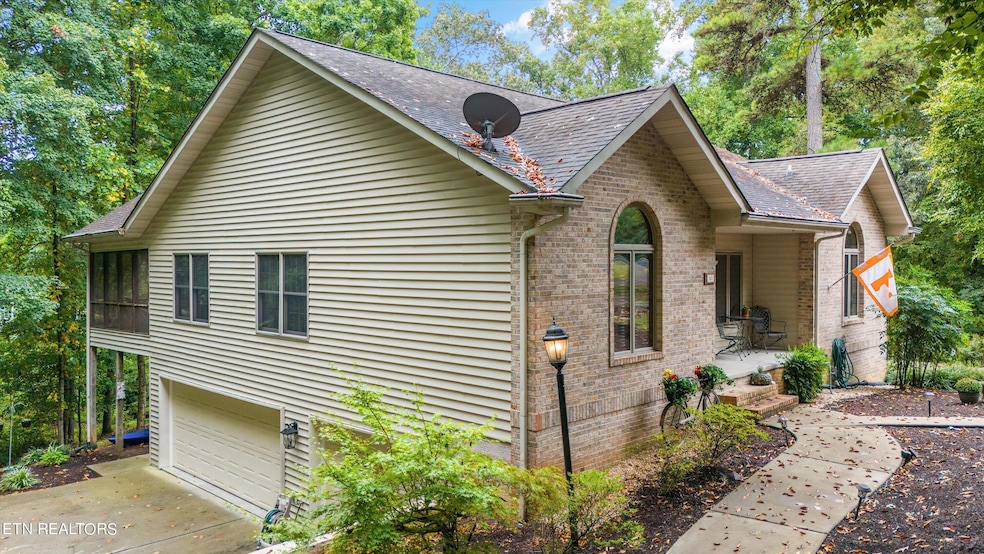 141 Chatuga Dr, Loudon, TN 37774 - photo 1