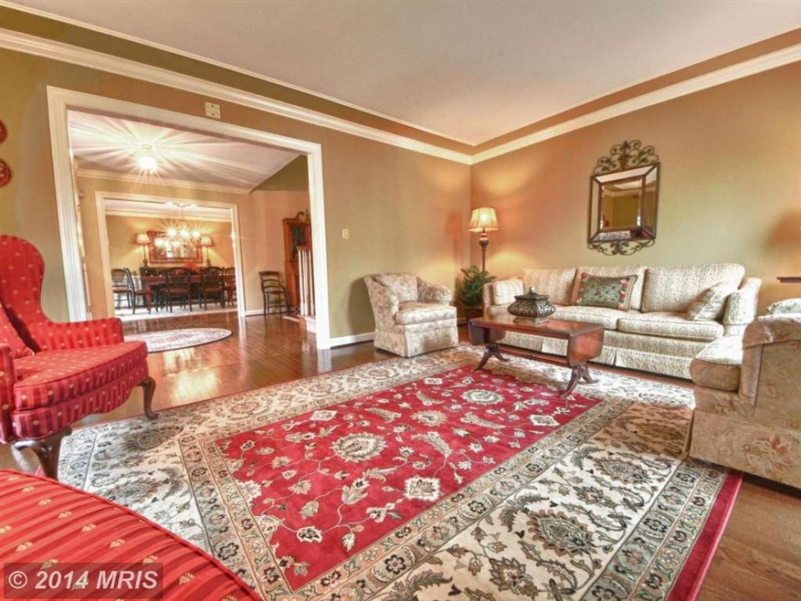 8526 Oak Pointe Way, Fairfax Station, VA 22039 - photo 1