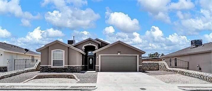 14224 Desert Sky Dr, Horizon City, TX 79928 - photo 1