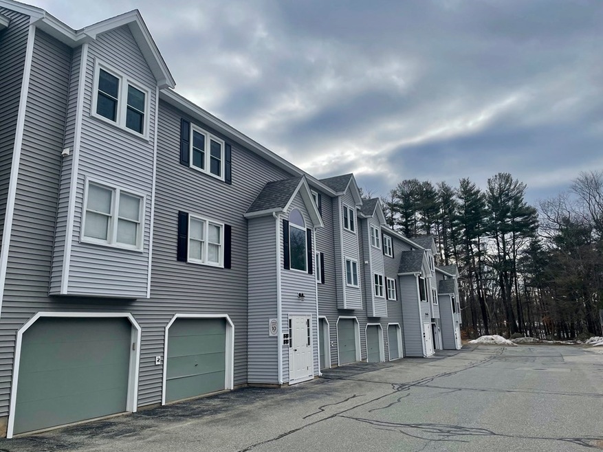 74 Tennis Plaza Rd unit 32, Dracut, MA 01826 - photo 1