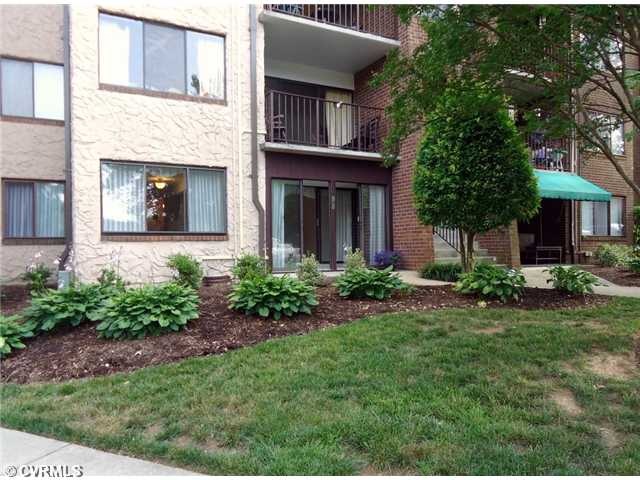 Exterior Front - FIRST FLOOR UNIT-NO STEPS