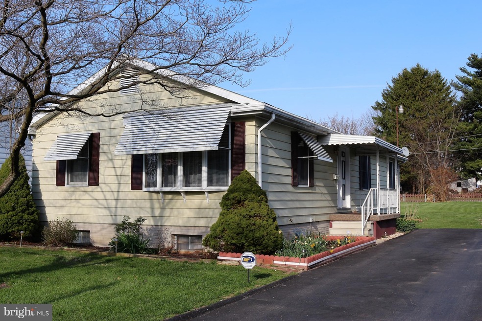 11221 Greenmount Ave, Hagerstown, MD 21740 - photo 1