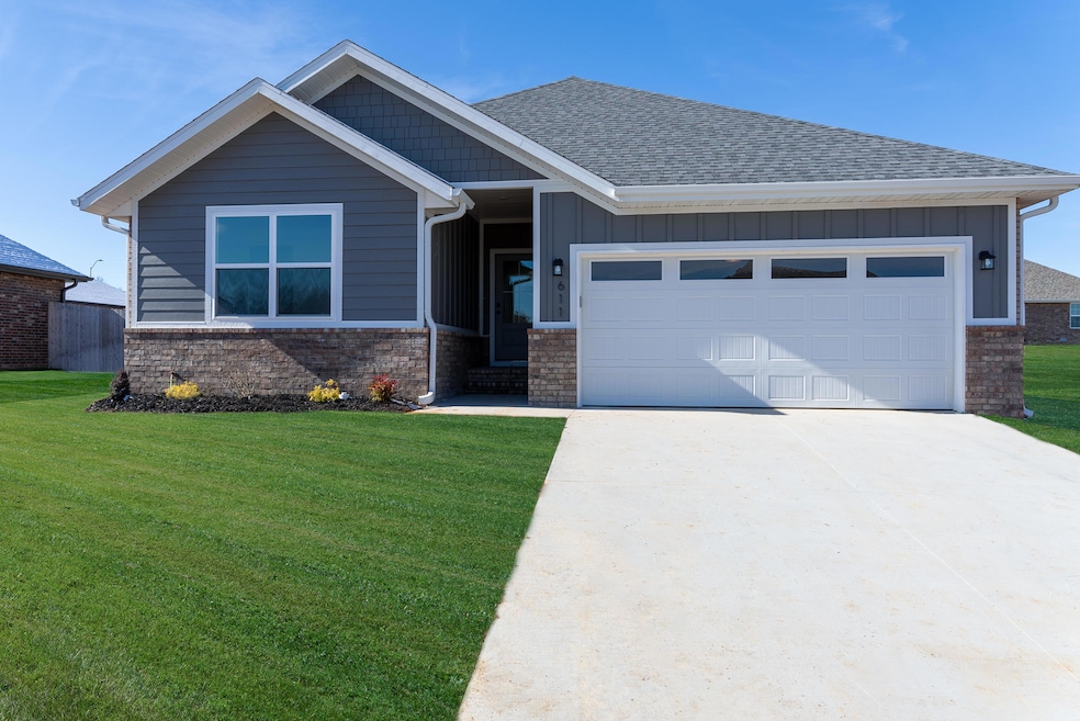 611 N Eagle Park Circle-1