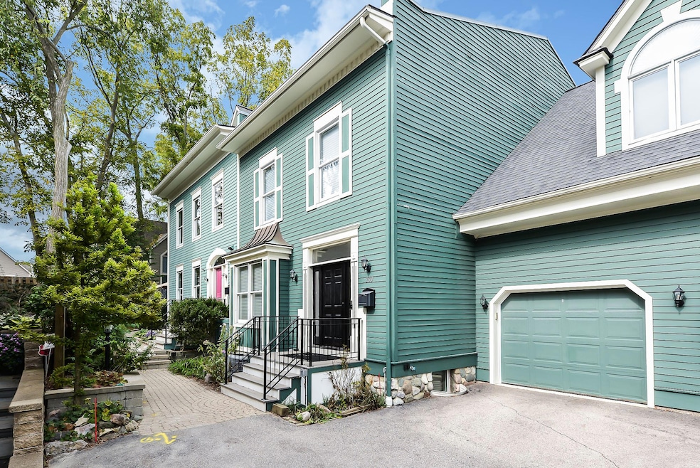 711 N 5th Ave, AA