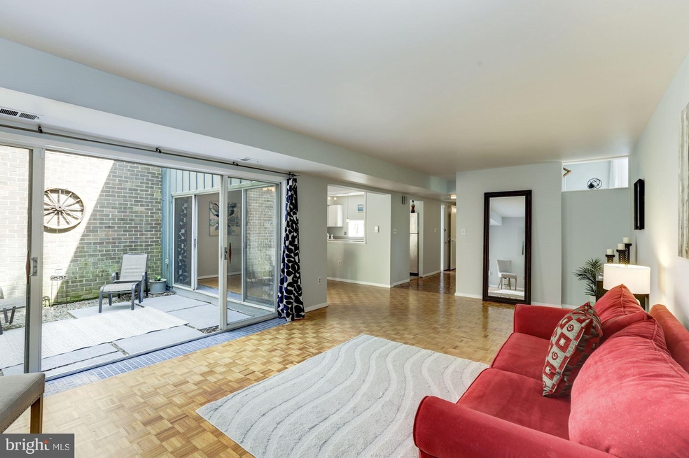 11519 Links Dr, Reston, VA 20190 - photo 1