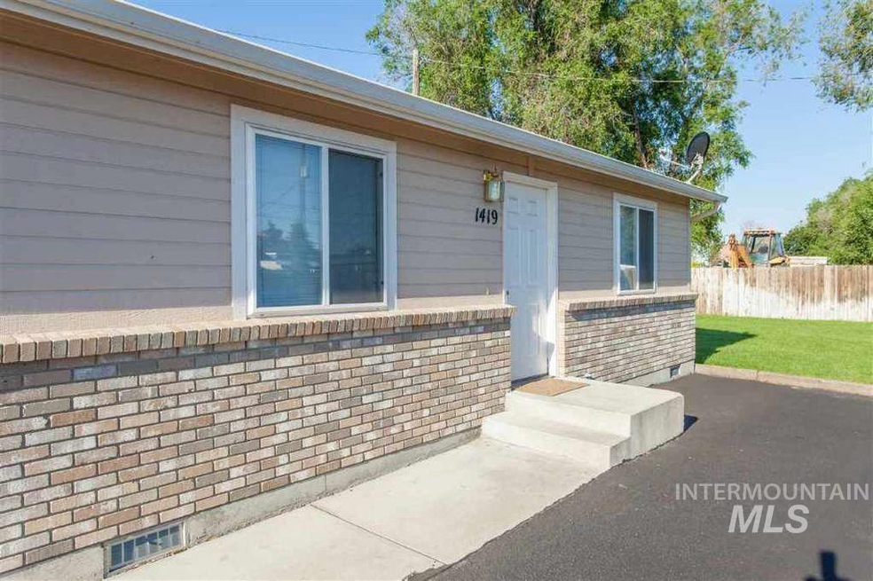 1417-1419 S Holly St, Nampa, ID 83686 - photo 1