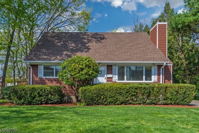 32 Macleod Ln, Bloomfield, NJ 07003 - photo 1