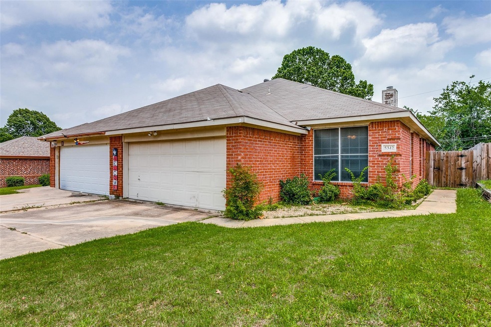 5342 Northridge Blvd, North Richland Hills, TX 76180 - photo 1