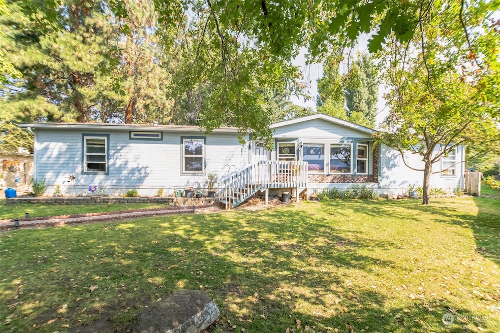 113 N Keller Ave, East Wenatchee, WA 98802 - photo 1