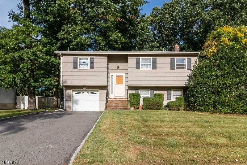 10 Melissa Dr, Totowa, NJ 07512 - photo 1