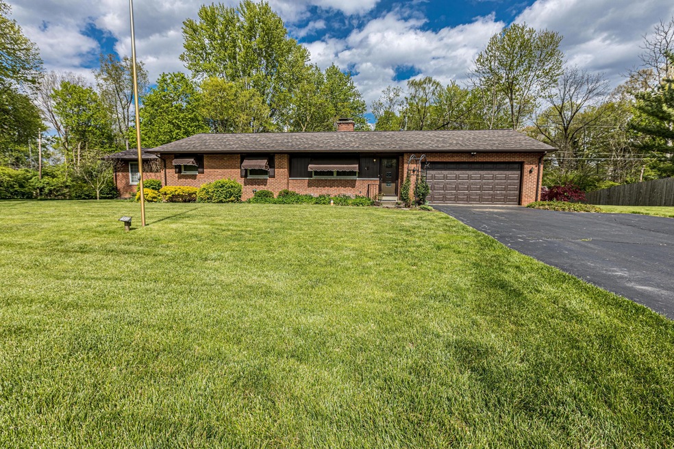 4855 Sharon Hill Dr, Columbus, OH 43235 - photo 1