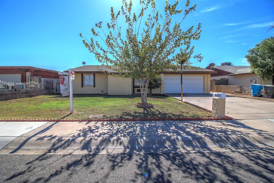 8123 W Westview Dr unit 5, Phoenix, AZ 85033 - photo 1