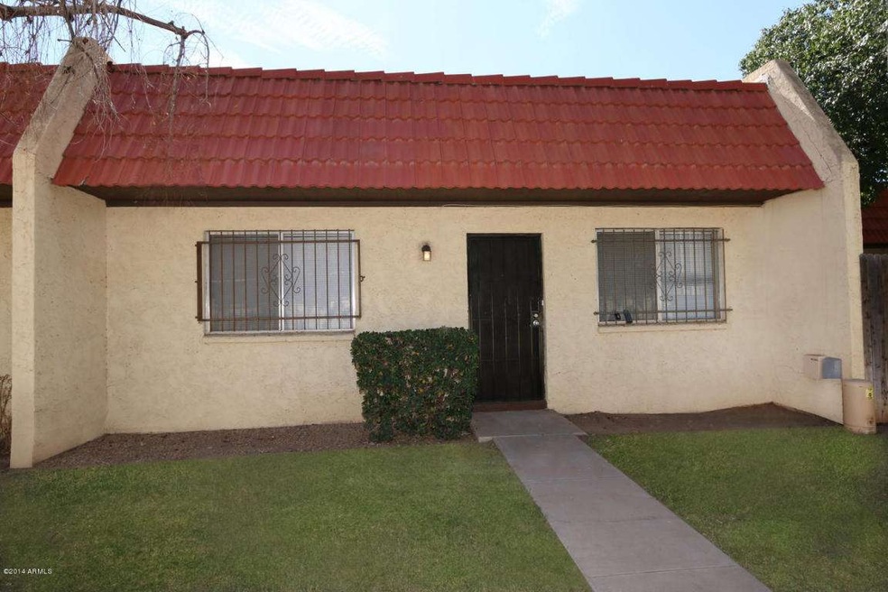 3314 W Golden Ln Phoenix AZ-large-001-Fr