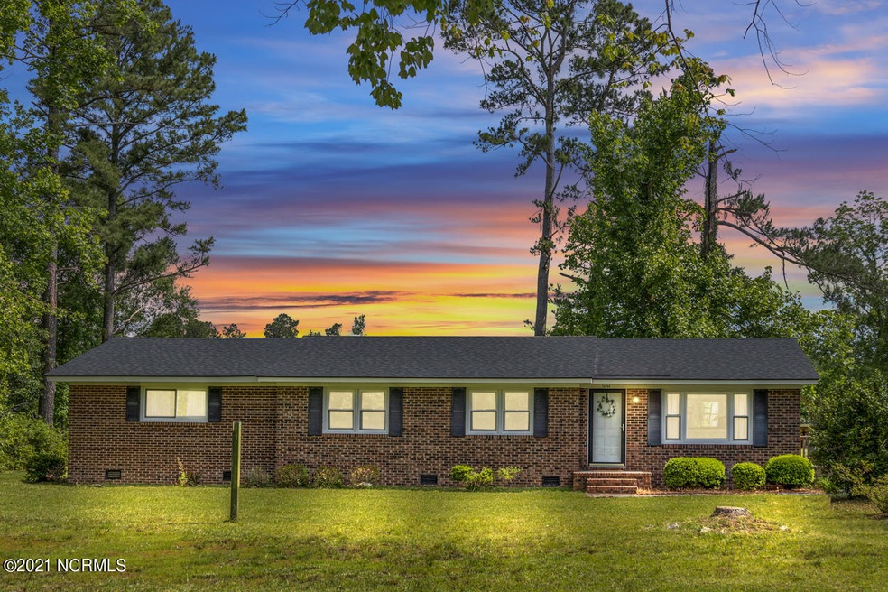19490 N NC-210 Rocky Point NC Twilight M