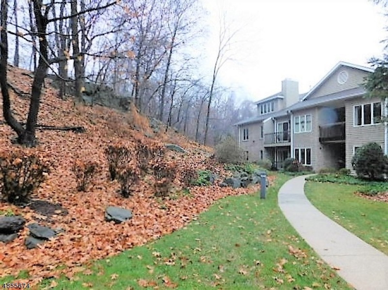 3 Parkside Terrace unit 1B, Woodland Park, NJ 07424 - photo 1