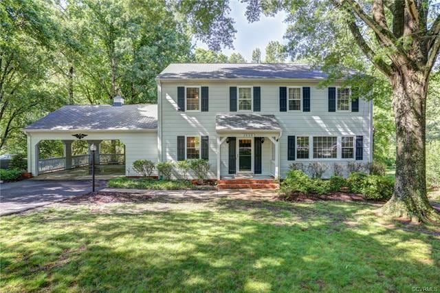 Such pretty curb appeal!