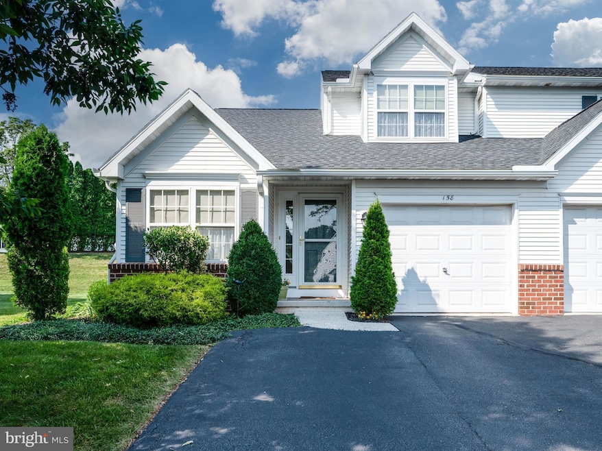 158 Waterford Ln, Reading, PA 19606 - photo 1