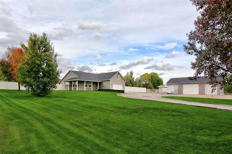 2316 Lower Pond Ln, Homedale, ID 83628 - photo 1