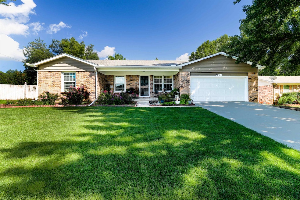 229 Warren Rd, El Dorado, KS 67042 - photo 1