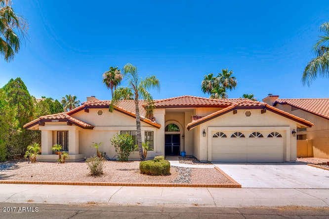6957 W Kimberly Way Glendale-small-001-6