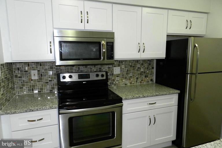 1605 Carriage House Terrace unit D, Silver Spring, MD 20904 - photo 1