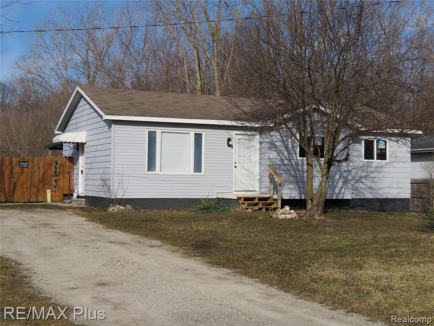 5021 N Belsay Rd, Flint, MI 48506 - photo 1