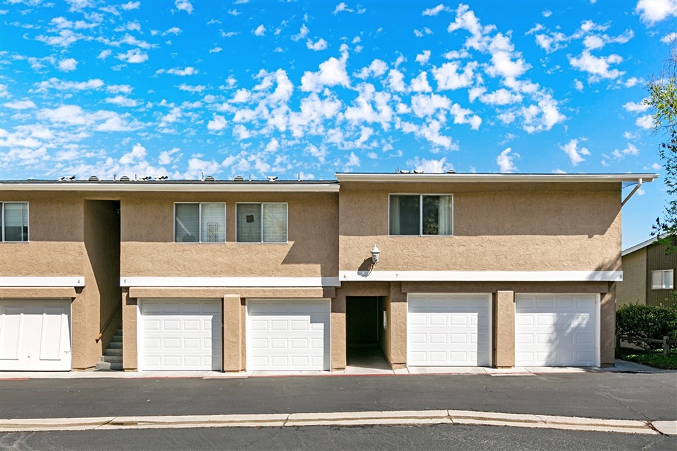 4220 Vista Del Rio Way unit 8, Oceanside, CA 92057 - photo 1