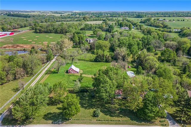 22010 W 191st St, Spring Hill, KS 66083 - photo 1