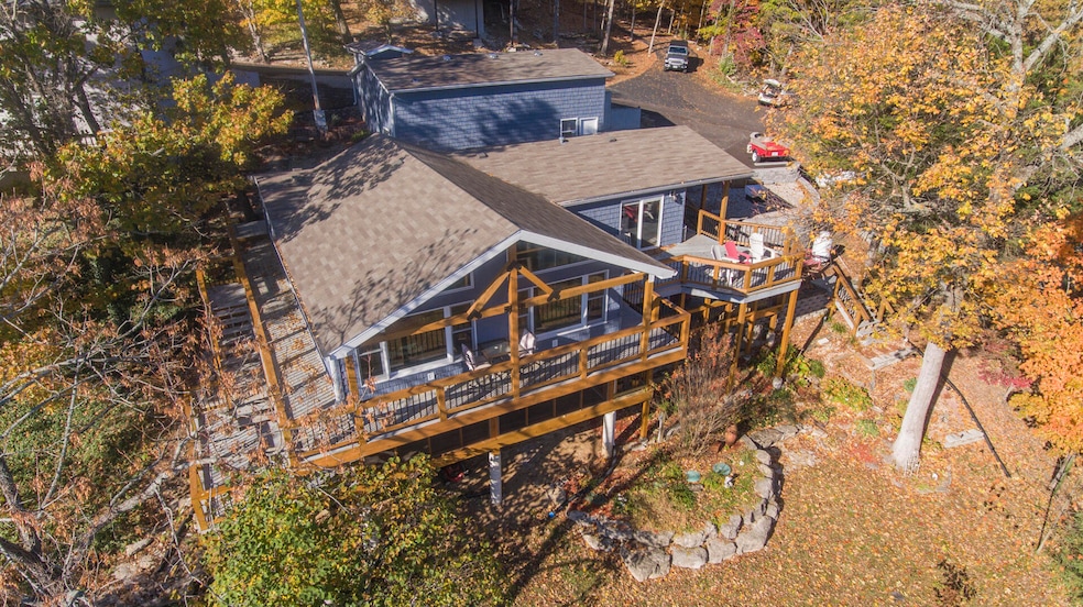 Lakehouse w/Big Views
