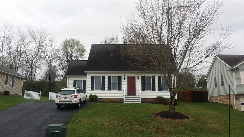 2108 Mosley St, Waynesboro, VA 22980 - photo 1