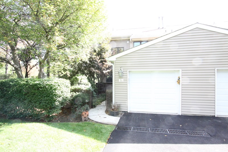 51 Litchult Ln, Mahwah, NJ 07430 - photo 1