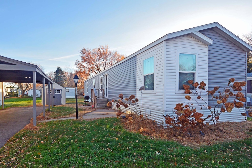 1368 96th Lane NE 002.jpg