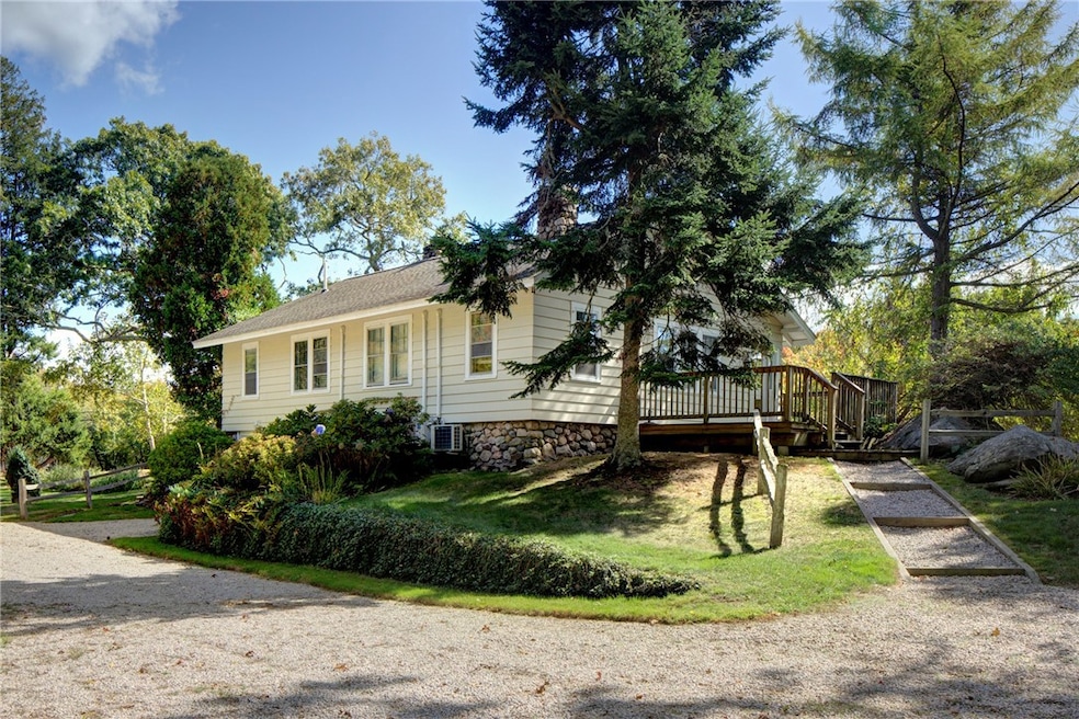 346 Post Rd, Westerly, RI 02891 - photo 1