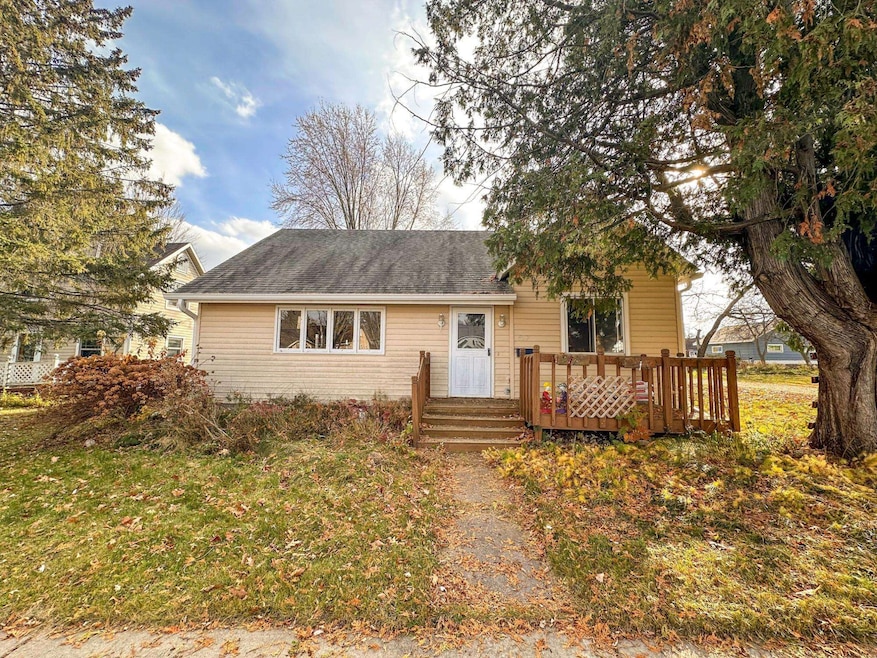 457 Jackson Ave, Phillips, WI 54555 - photo 1