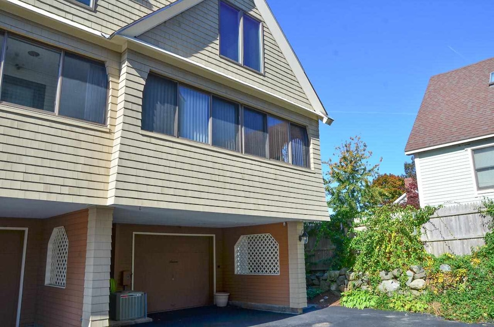 989 Ocean Blvd unit 16, Hampton, NH 03842 - photo 1