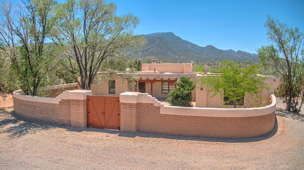 33 Camino de Las Huertas, Placitas, NM 87043 - photo 1