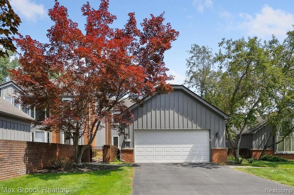 Welcome to 28418 Venice Circle