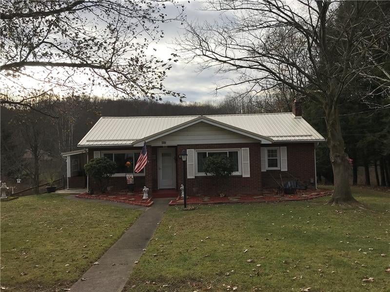 Cozy 3 Bedroom 1.5 Bathroom Completely updated wit