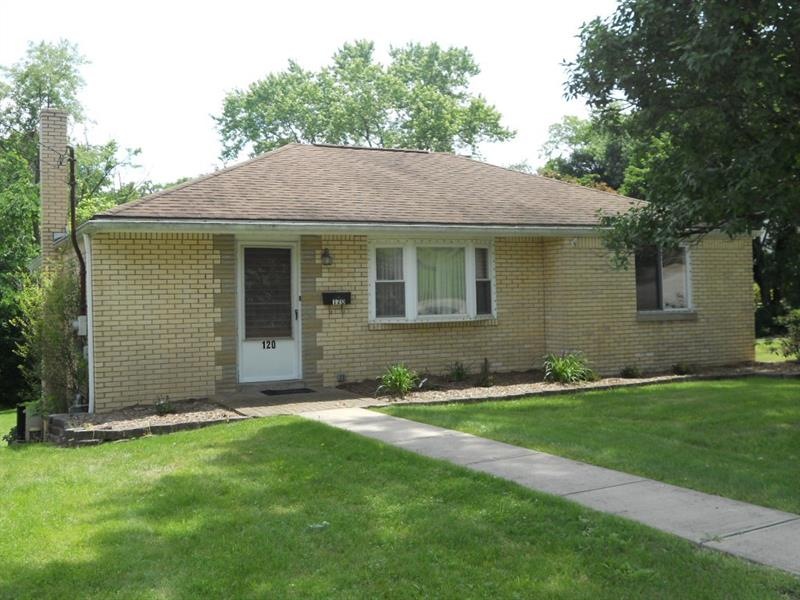 120 St. Croix Dr. on corner lot. Well maintained t