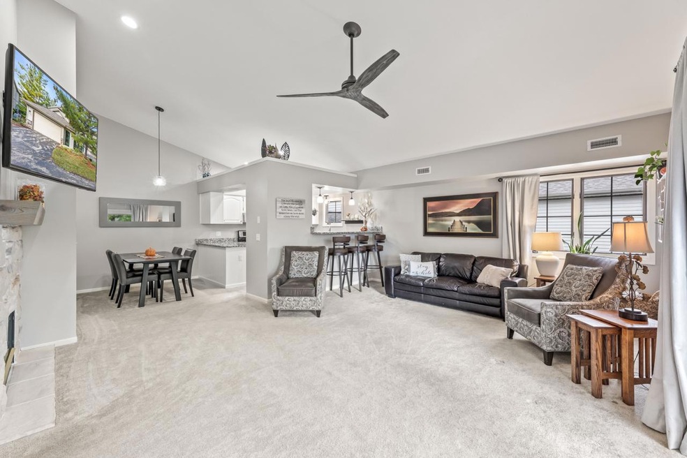 Spacious Great Rm