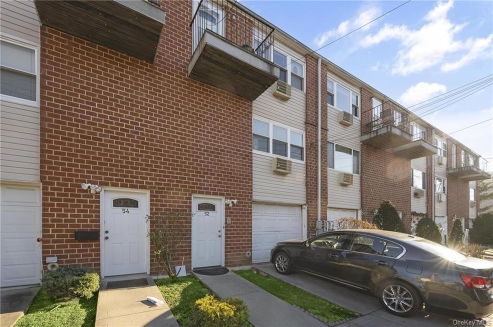 52A Francine Ct unit 80A, Staten Island, NY 10306 - photo 1