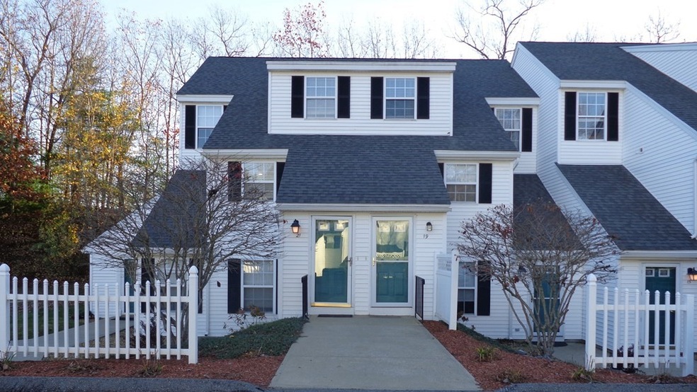 19 Berrington Rd unit 19, Leominster, MA 01453 - photo 1