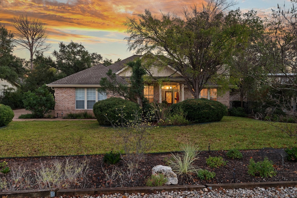 603 Flamingo Blvd, Lakeway, TX 78734 - photo 1